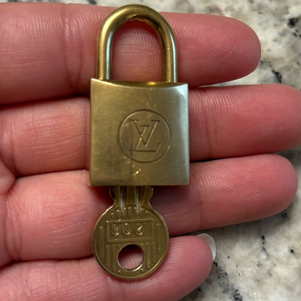 Louis Vuitton ✨RARE ✨Bright 🔆 Gold Padlock and Key #206